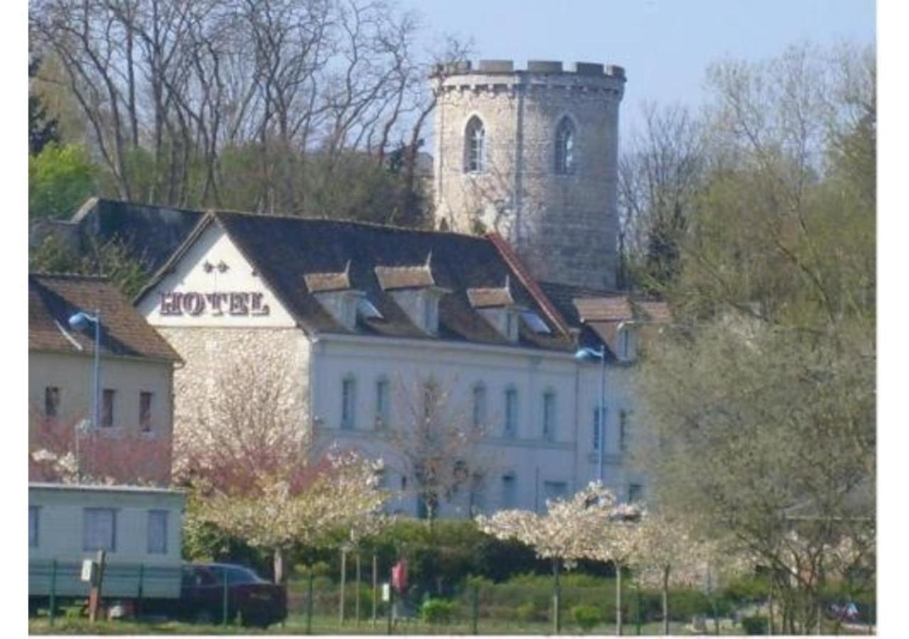 Hotel De La Tour Pont-de-l'Arche Exterior photo