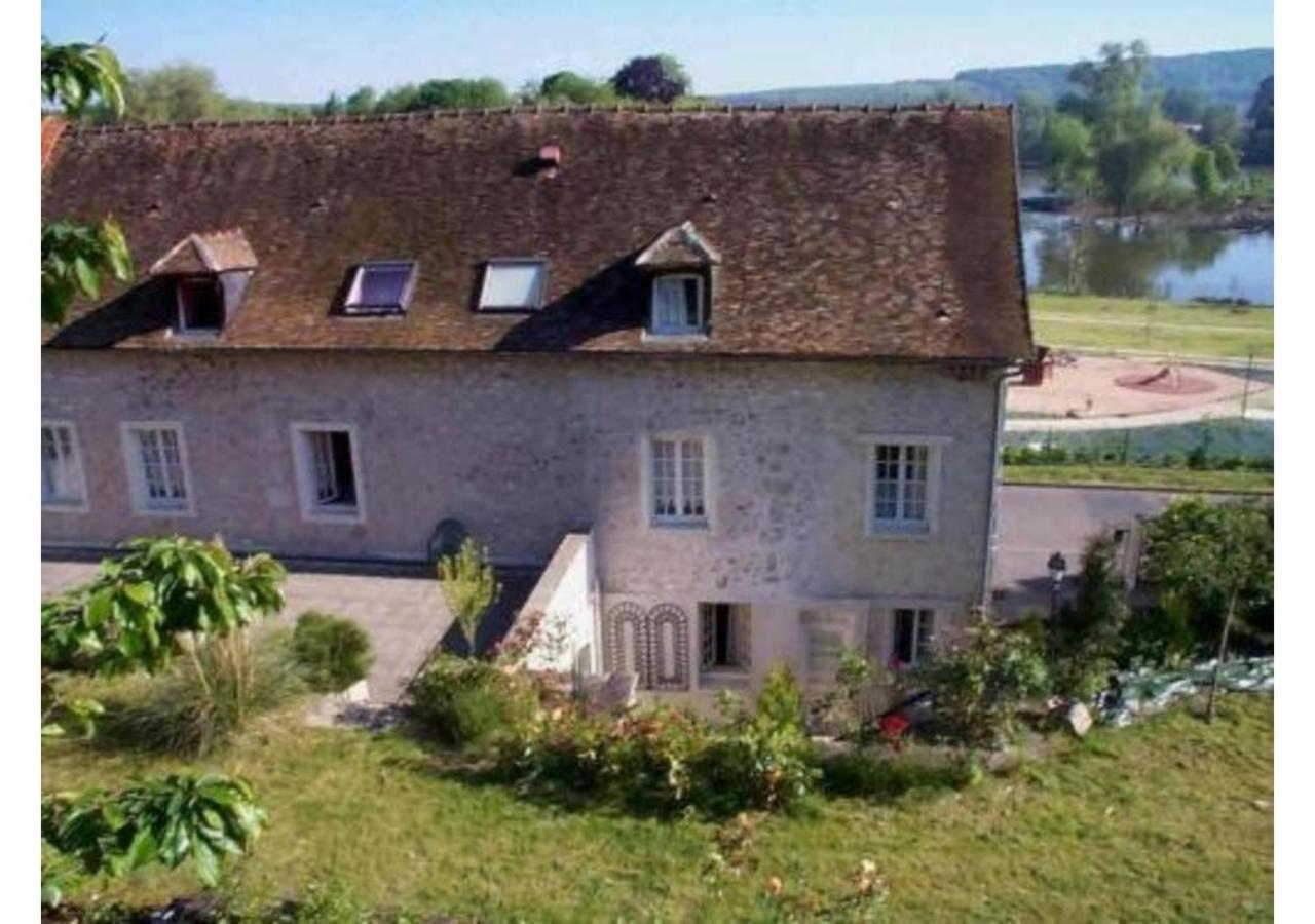 Hotel De La Tour Pont-de-l'Arche Exterior photo