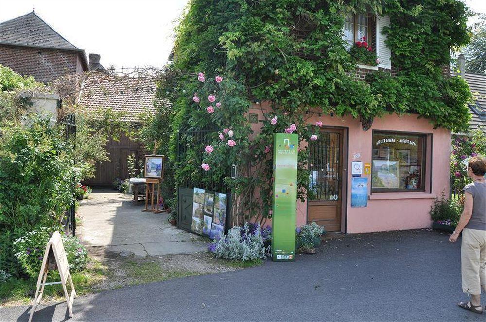 Hotel De La Tour Pont-de-l'Arche Exterior photo